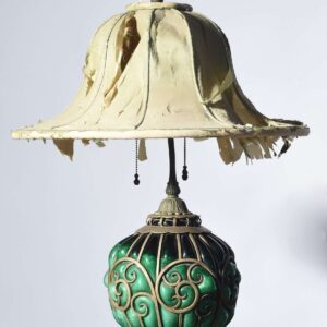 Art Deco table lamp, green glass signed Daum Nancy France