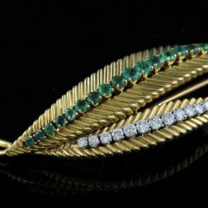 18k yellow gold leaf pin signed Van Cleef and Arpels 66696